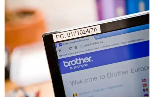 Brother P-touch 6mm FEHÉR-FEKETE TZe-S211 szalagkazetta