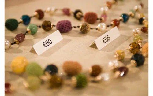 Brother P-touch 9mm FEHÉR-FEKETE TZe-221 szalagkazetta